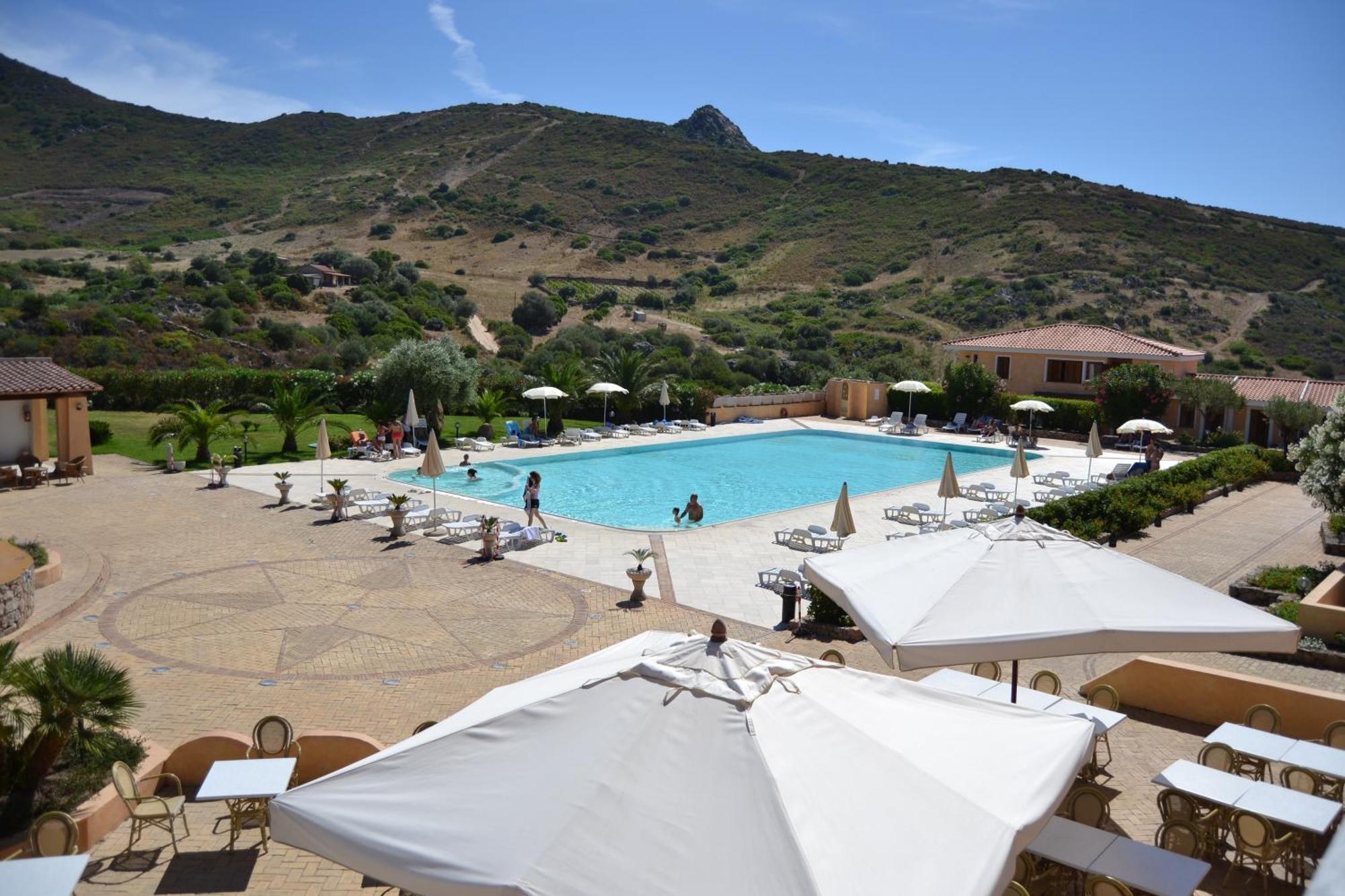 La Fenice Resort Olbia Bagian luar foto
